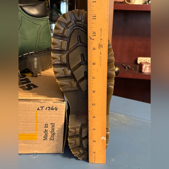 Like new 90’s Dr. Marten ankle boots - Picture 11 of 11